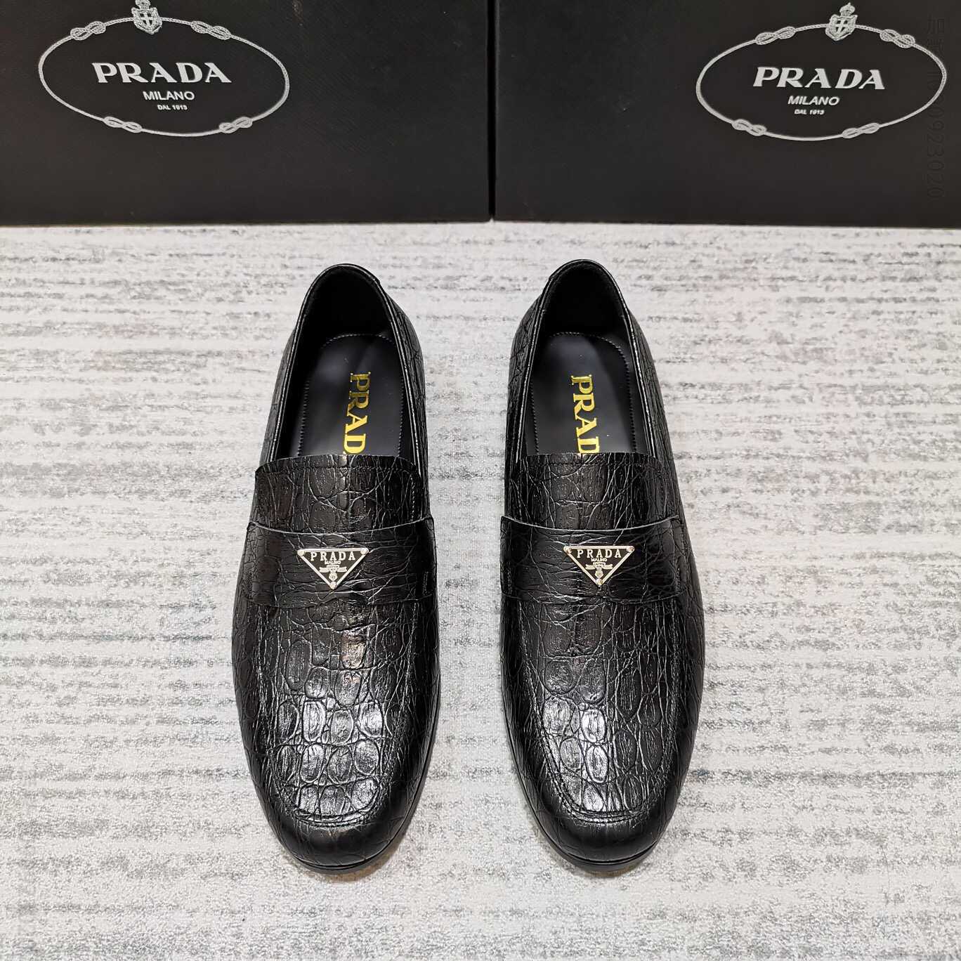 PRADA 普拉达官方同步乐福鞋 这款亮面小牛皮乐福鞋