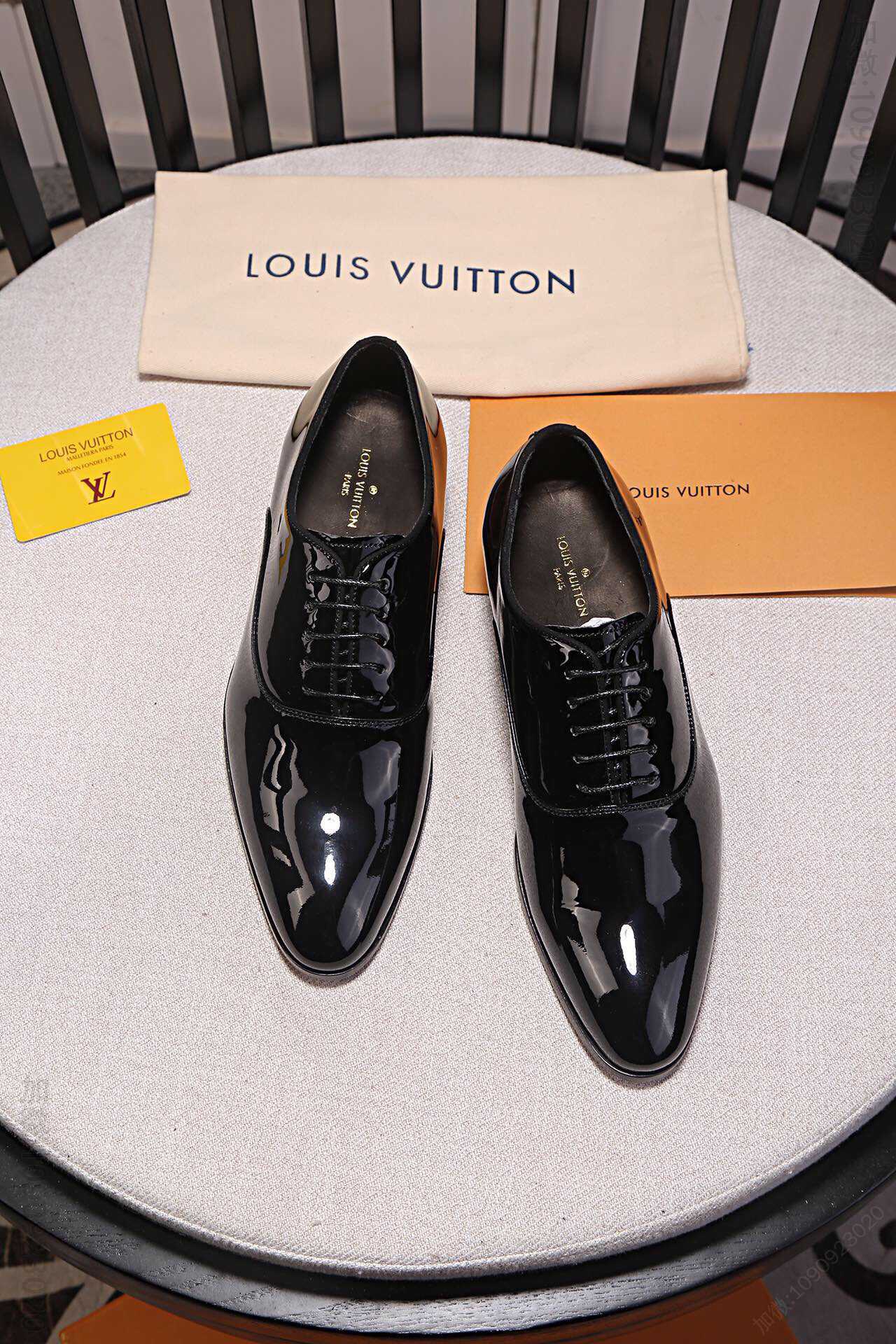Louis Vuitton LV鞋面进口牛皮 水染牛皮内里 真皮大底男士商务正装皮鞋