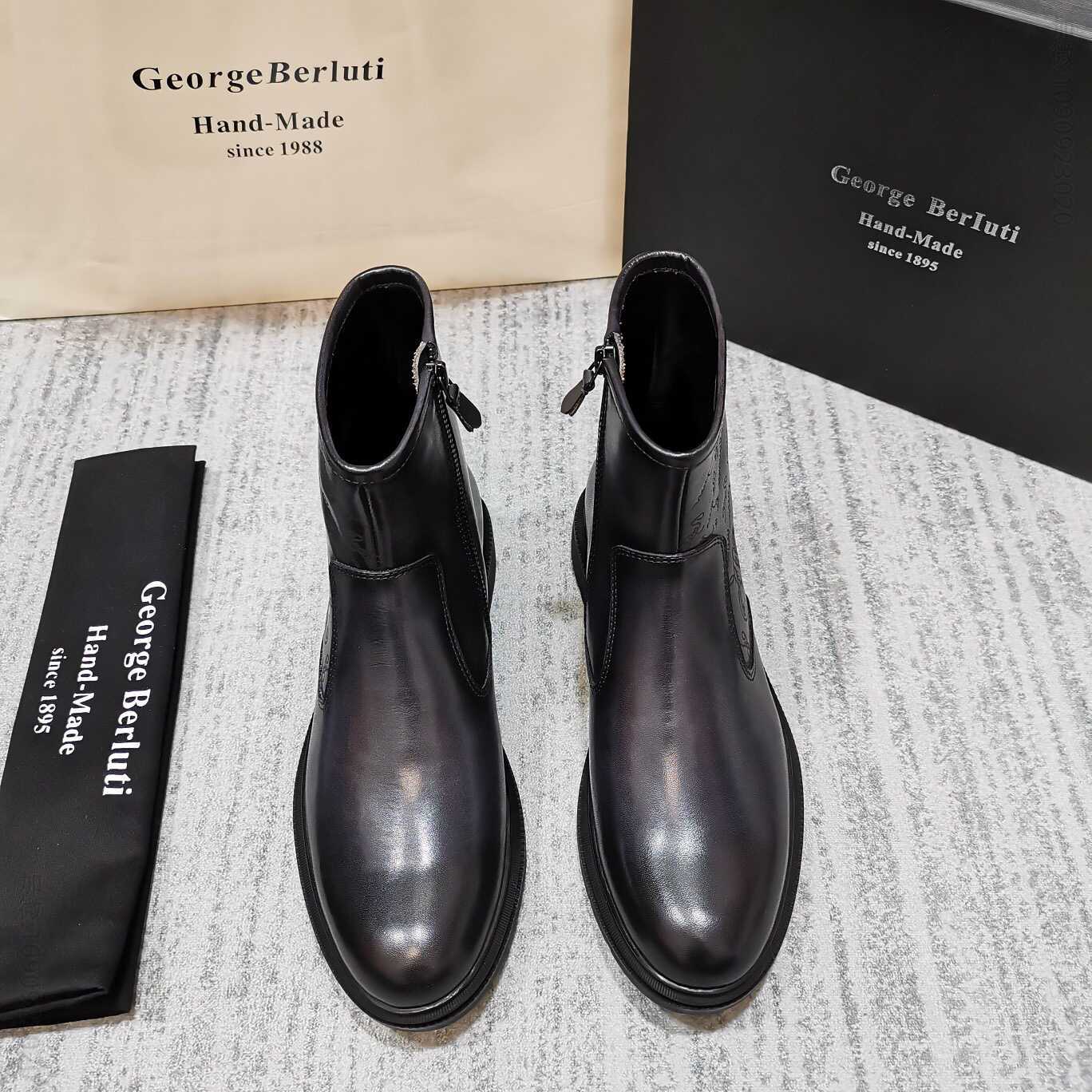 BERLUTI 布鲁提 刺青款Scritto刻字图样 男仕马丁靴
