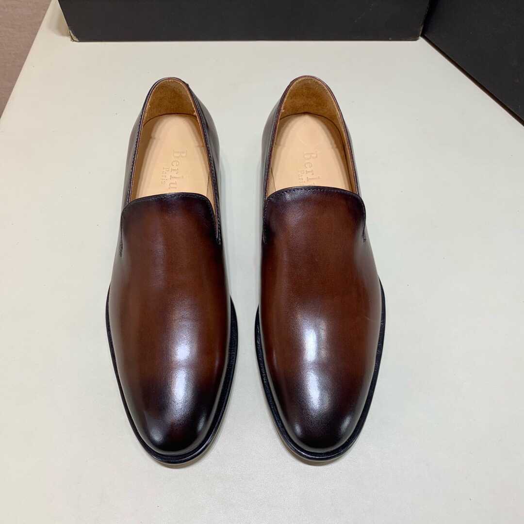 【Berluti】伯鲁提 鞋面采用整块皮料配以品牌独有特色雕花男士商务皮鞋