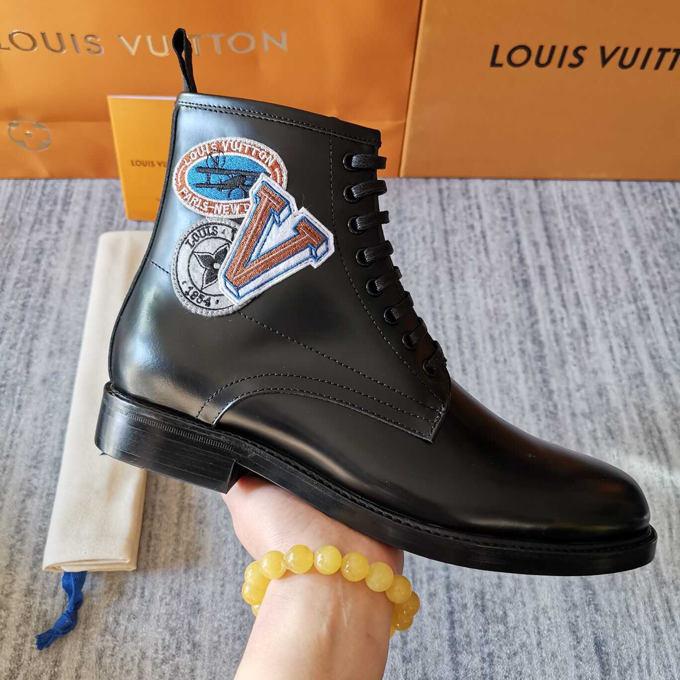 LV/路易威登 LV 官方最新发售高帮男鞋 帅气军靴 VOLTAIRE 及踝靴