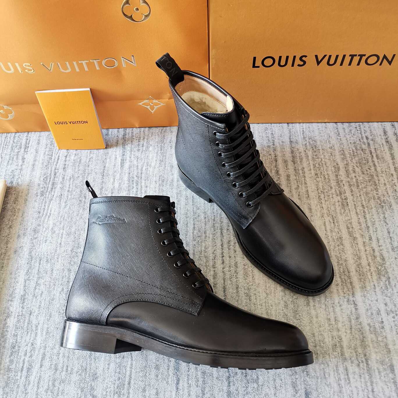 LV路易威登 LV 官方最新发售高帮羊毛男鞋 帅气军靴 VOLTAIRE 及踝靴