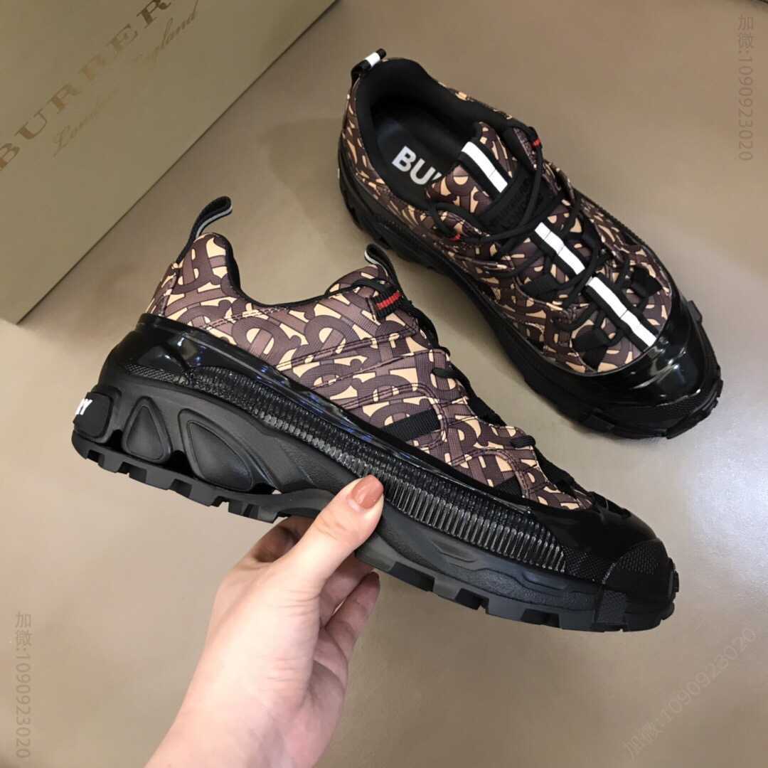 BURBERRY巴宝莉 B家 2023时装周走秀情侣款男女同款运动鞋