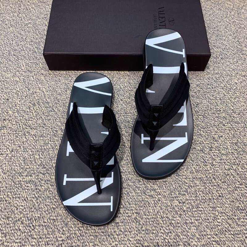 Valentino华伦天奴 VLTN 徽标印纹Garavani 凉鞋