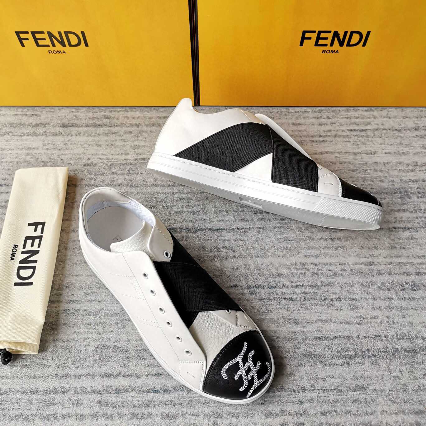 FENDI /芬迪 专柜官方同步最新春款白色小牛皮材质男士平板鞋 板鞋