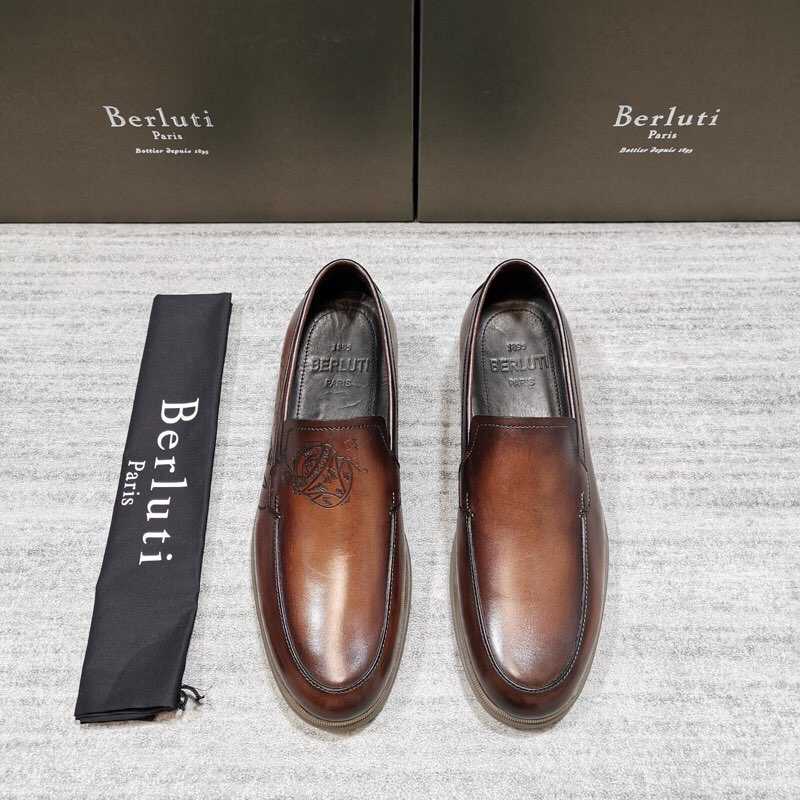BERLUTI 布鲁提 20春季最新款现货发售 Latitud原色小牛皮Scritto图案懒人专属一脚蹬男鞋
