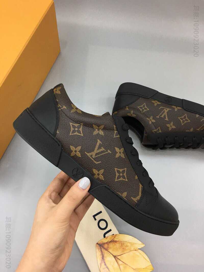 LV/路易威登 原版进口黑花牛皮拼接而成的男士休闲鞋 板鞋
