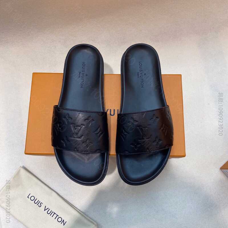 LV/路易威登 饰以黑色印花 侧边缀以Monogram花卉图案【男士凉鞋】