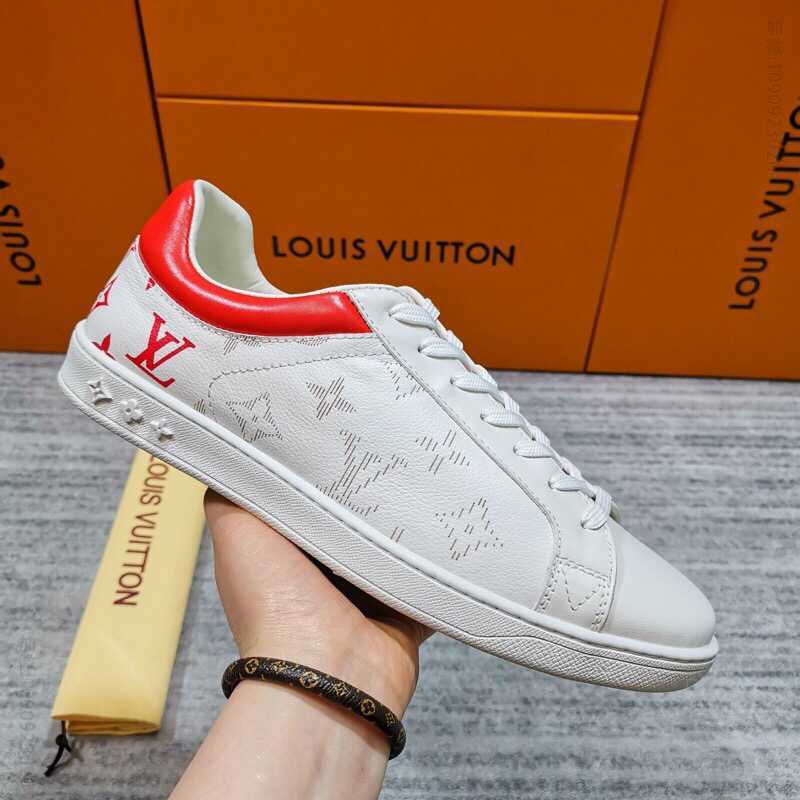 LV/路易威登 白色粒面小牛皮经典Monogram 图案LV 低帮小白鞋系列板鞋休闲鞋