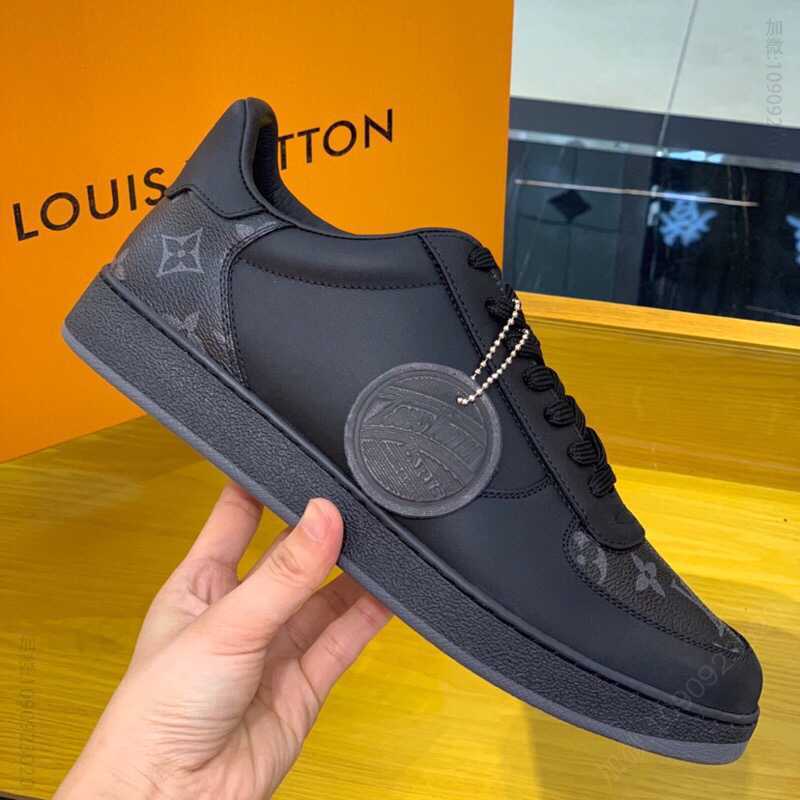 LV/路易威登 采用牛皮拼接而成的男士休闲鞋