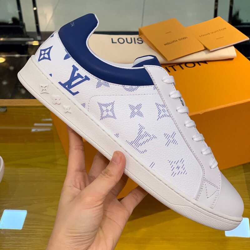 LV/路易威登 采用激光技术为舒软的白色粒面小牛皮男士Luxembourg运动鞋板鞋