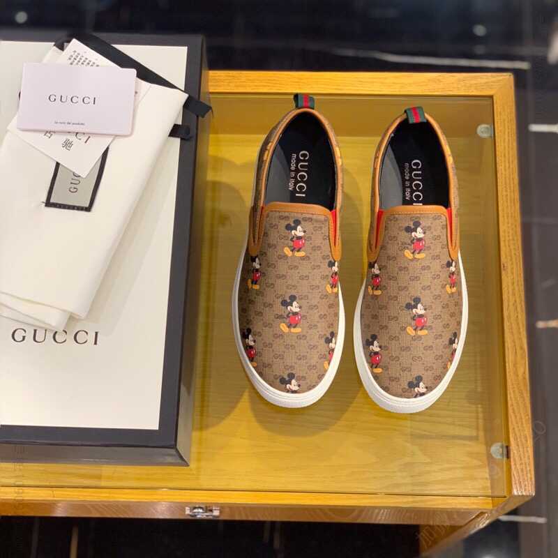 Gucci古驰 采用高级人造帆布经典GG图案男士运动便鞋