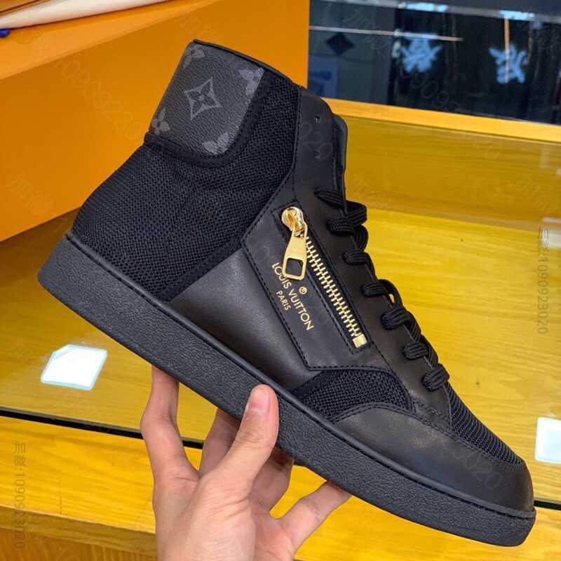 LV/路易威登 黑色技术性网面及标志性的Monogram帆布男士高帮运动鞋