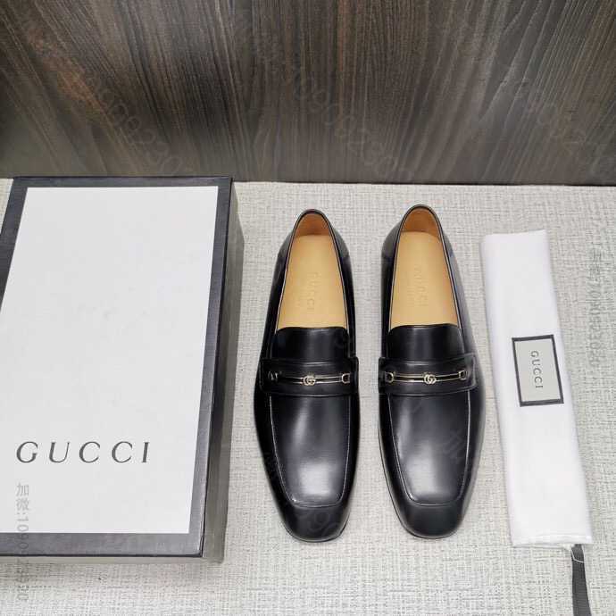 Gucc 踩后跟乐福鞋 真皮底雕刻大眼睛鞋面饰金属双G扣正装皮鞋