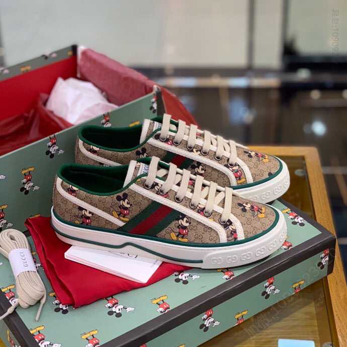 Gucci古驰 白色迷你GG Supreme高级人造帆布材质G家1977男女款运动鞋