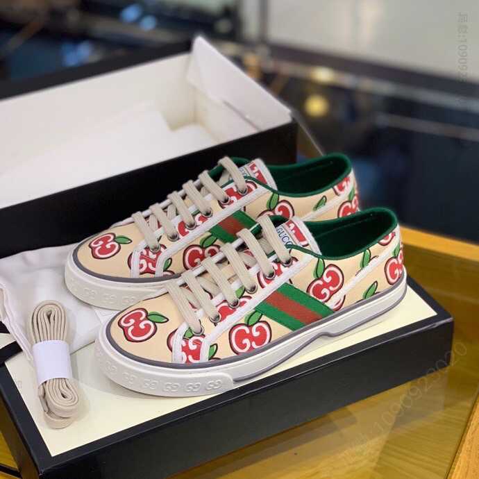 Gucci古驰 白色迷你GG Supreme高级人造帆布材质G家1977男女款运动鞋