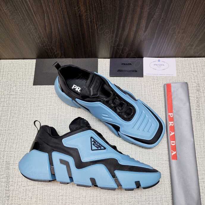 Prada普拉达 原版冲孔透气原版牛皮垫脚休闲运动鞋