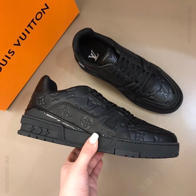 LV/路易威登 L家 2023新品黑色粒面小牛皮男士TRAINER运动鞋