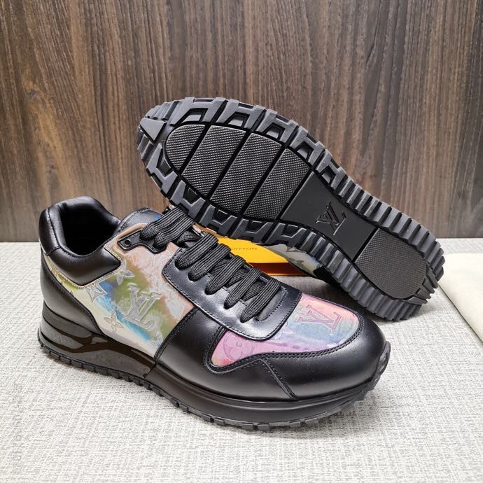 LV/路易威登 标志性LV 新款 RUN AWAY 男士运动鞋