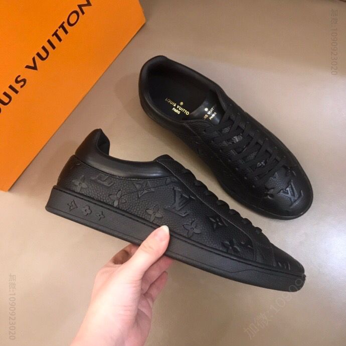 LV/路易威登 进口软面荔枝纹牛皮L RIVOLI低帮运动靴