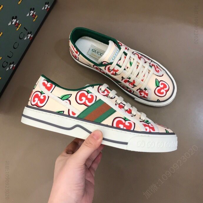 Gucci古驰 G家 Tennis 1977系列情侣GG运动帆布鞋