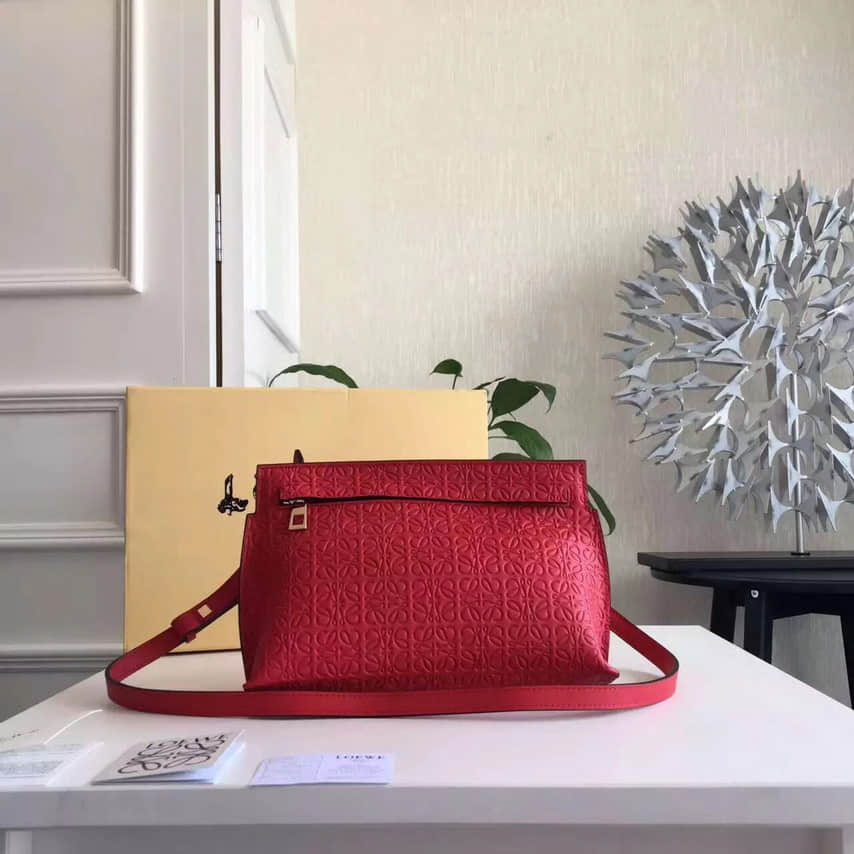 奢侈名品罗意威斜跨女包 罗意威（LOEWE）T Mini Bag Repeat 红色压花单肩包 107.55.N77 