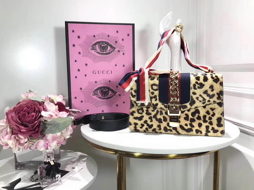 Gucci古驰/ Sylvie塞尔维亚系列 专柜最新豹纹真皮绸丝带肩背包 421882