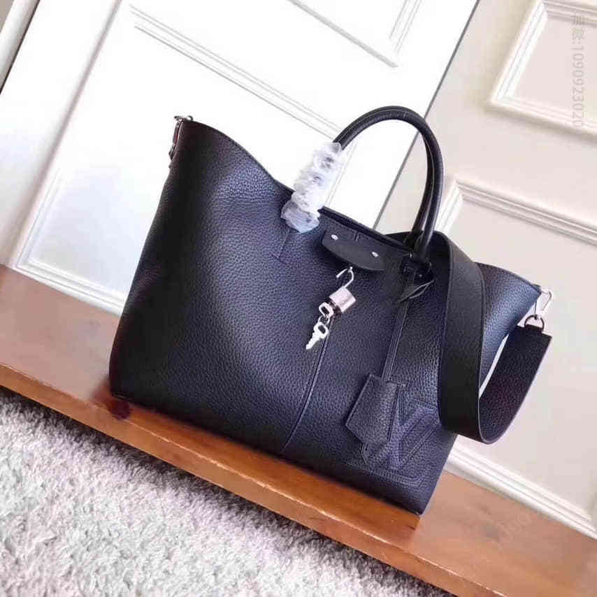 (路易威登)LV Taurillon黑色小牛皮 LV标识 Pernelle手提包 M54778