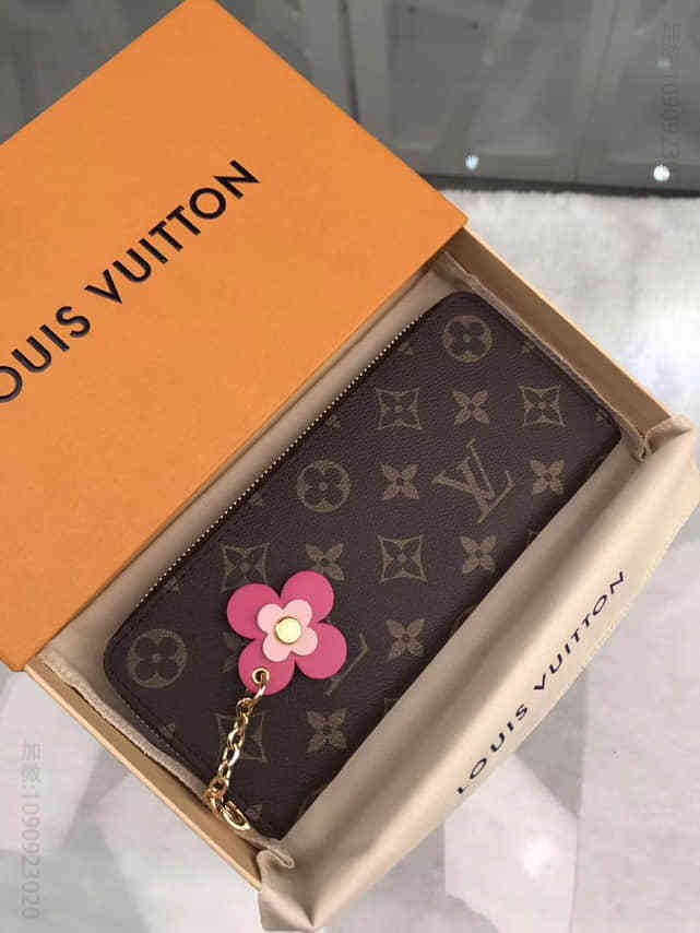 路易威登 LV M64200 梅花 粉色皮革饰边与花卉饰钉 长款拉链钱夹/钱包