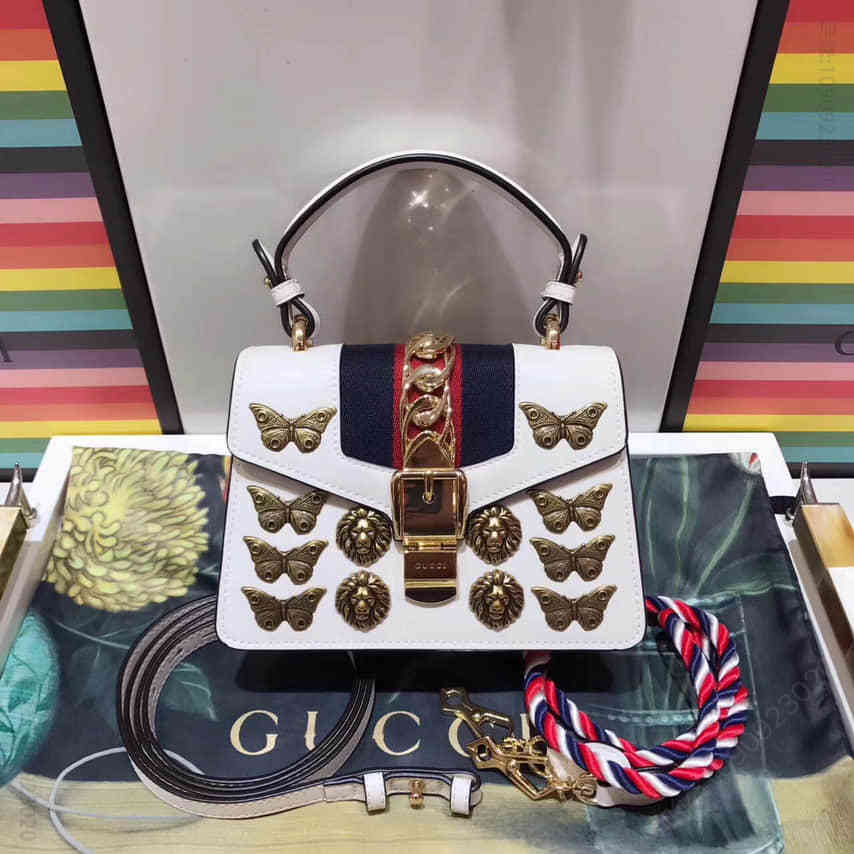Gucci古驰 Mini Sylvie Animal Studs 蝴蝶狮子头金属装饰斜挎包 470270