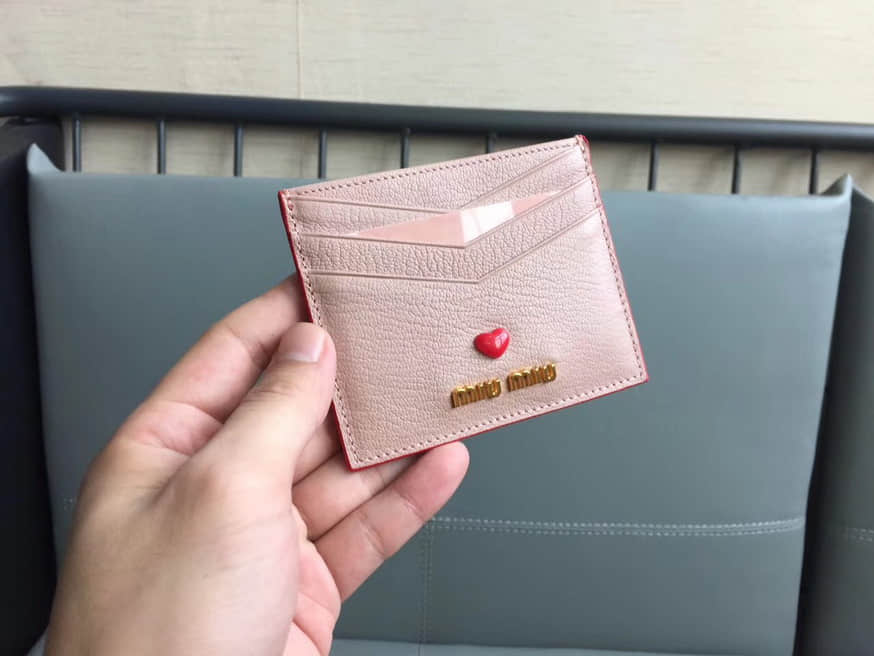 (缪缪)MIUMIU 5MC002 专柜最新LOVE爱心系列卡包 粉色