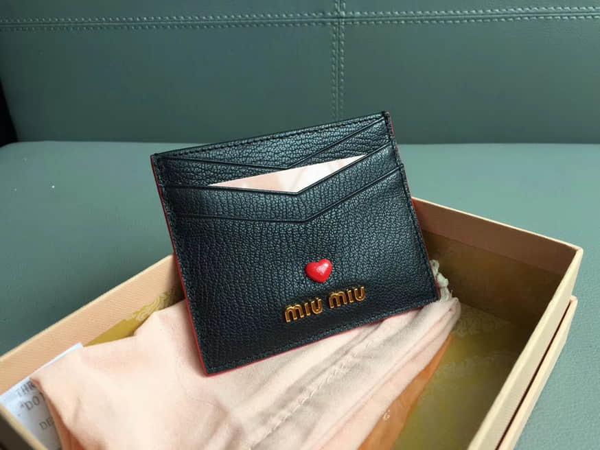 (缪缪)MIUMIU 5MC002 专柜最新LOVE爱心系列卡包 黑色