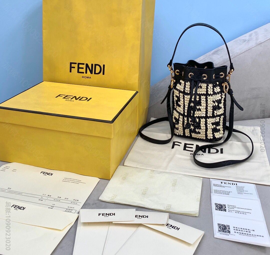 FENDI芬迪意大利小牛皮拉菲草纯手工编织迷你水桶包8278
