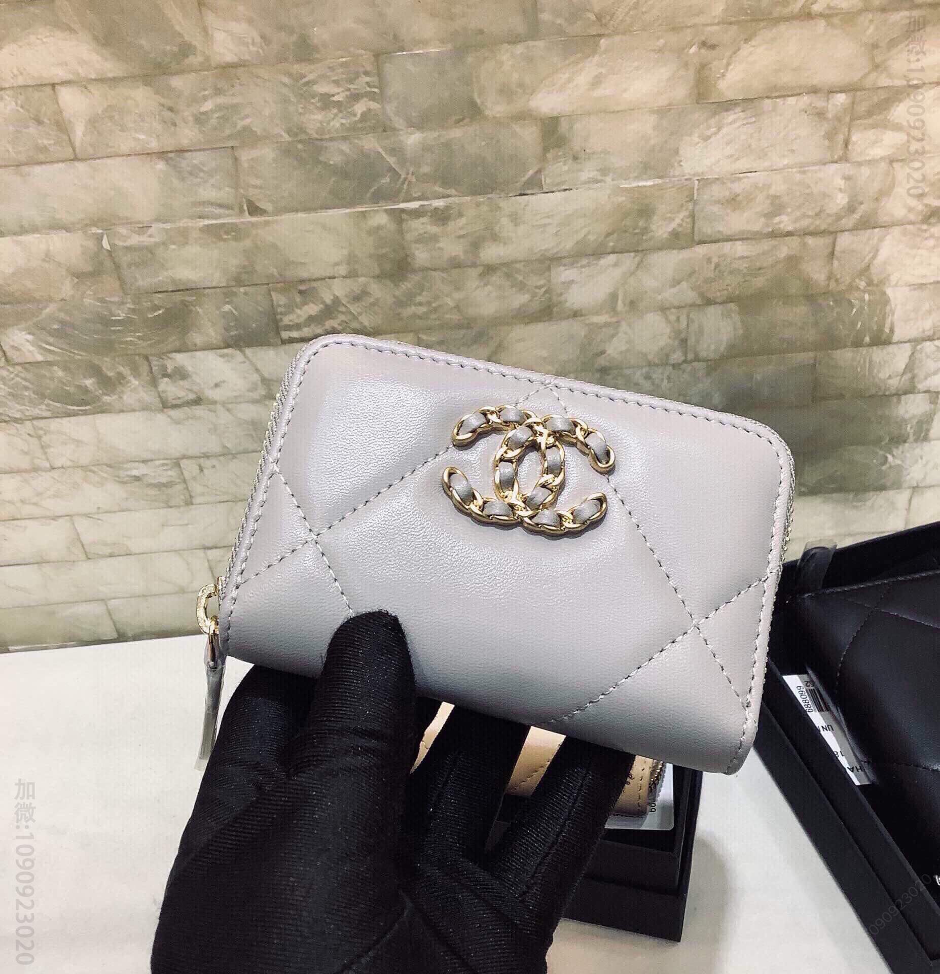 Chanel/香奈儿 经典菱格纹19羊皮金色大cc logo拉链卡包 AP0949灰色