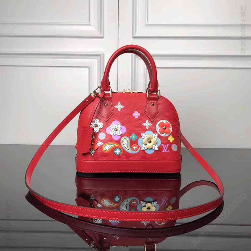 路易威登 LV M53513 贴饰花卉图案 Epi水波纹 Alma BB 贝壳包