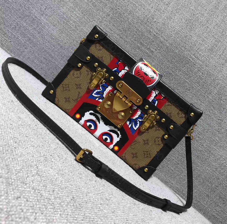 路易威登 LV M43498 歌舞伎贴饰Monogram Reverse印花...