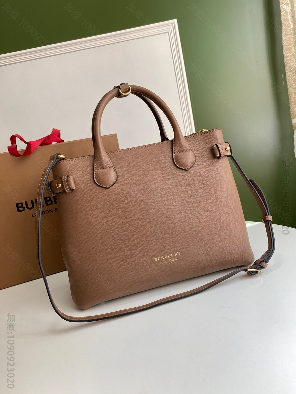 Burberry巴宝莉House 格纹棉质裁片The Banner 班纳手袋...
