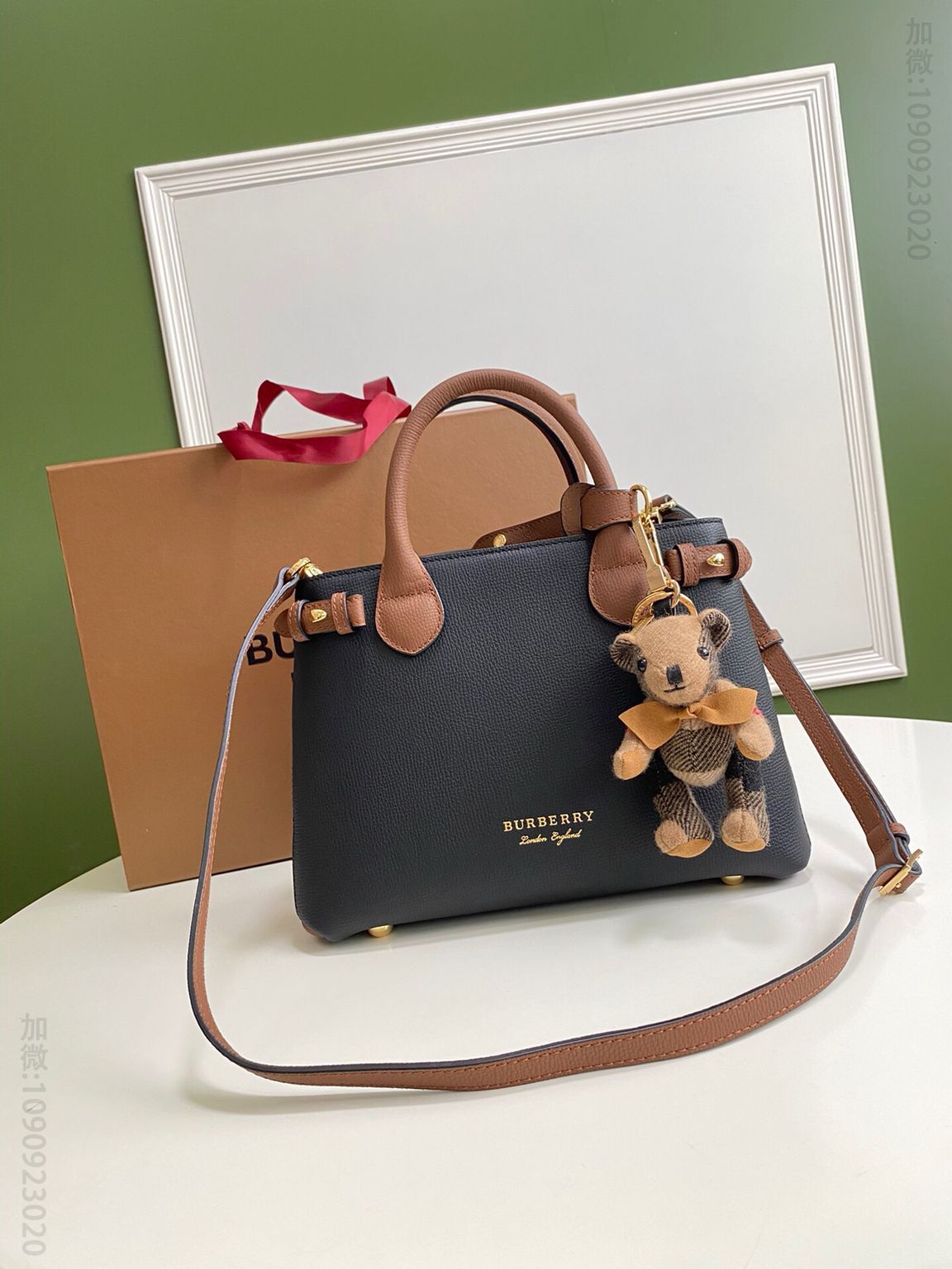 Burberry巴宝莉The Banner托特 House 格纹拼牛皮班纳手袋