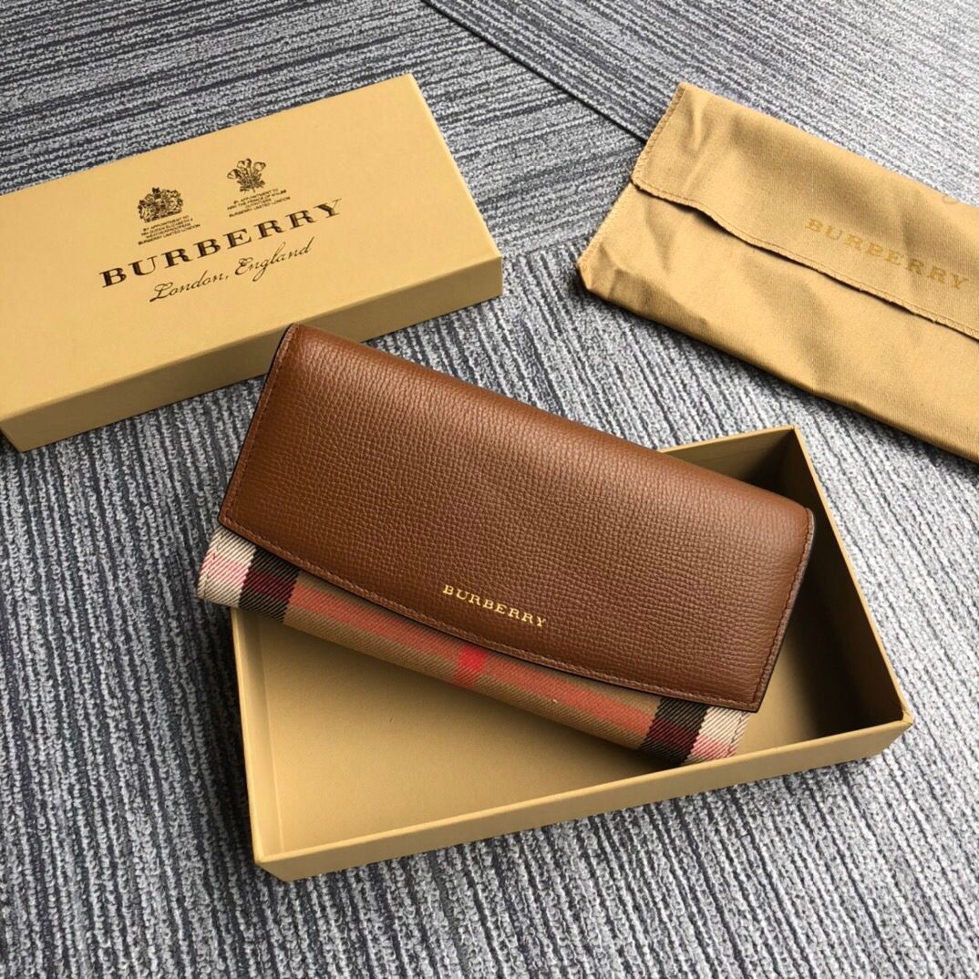 Burberry巴宝莉Banner手袋系列钱包