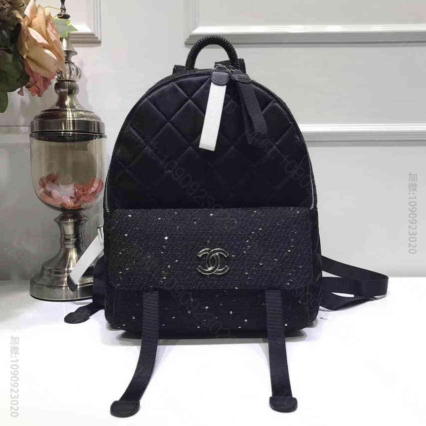 Chanel 秋冬新品双肩包