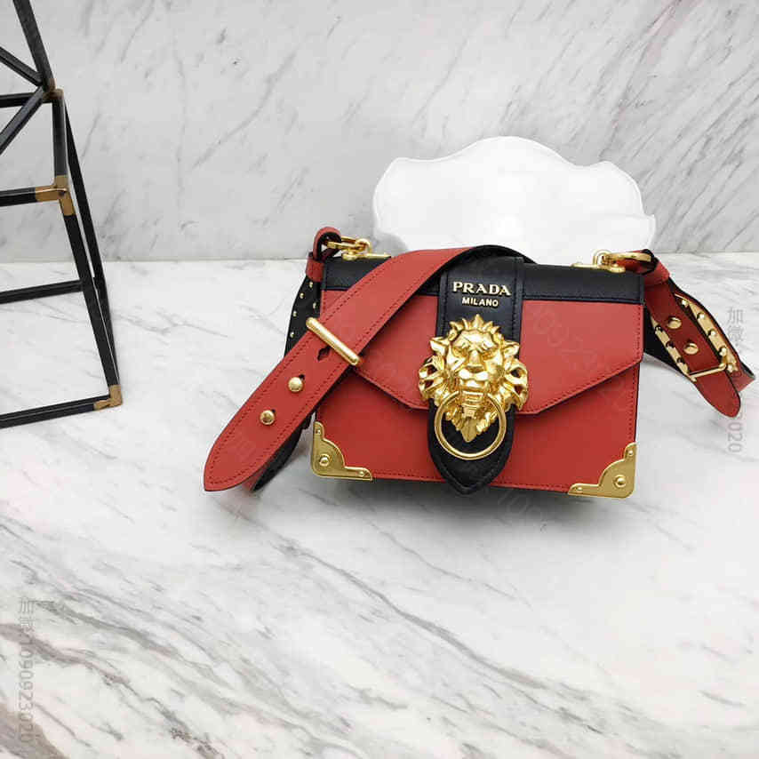 Prada Pionniere手袋 1BD089