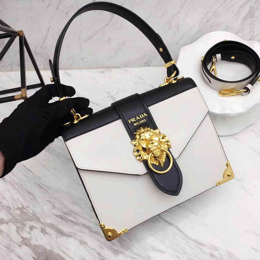 Prada 皮革肩背包 1BA151