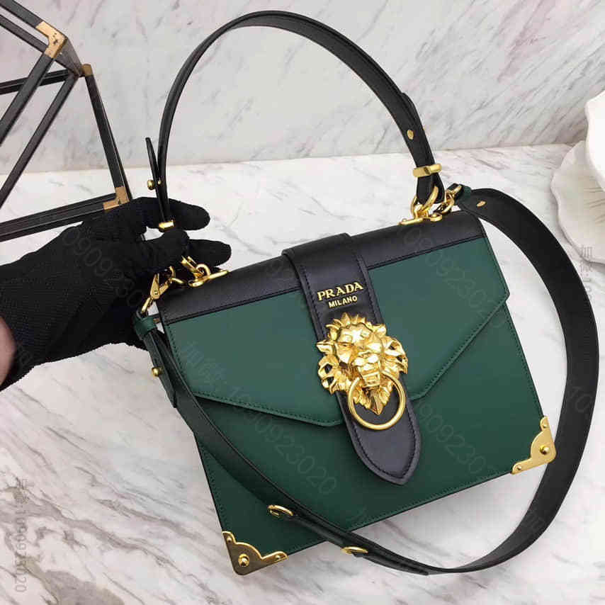 Prada 皮革肩背包 1BA151