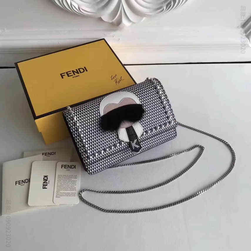 芬迪/FENDI 老佛爷图案斜跨包 0348