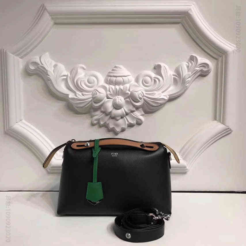 芬迪/FENDI 149S柔软小牛皮波士顿手提包