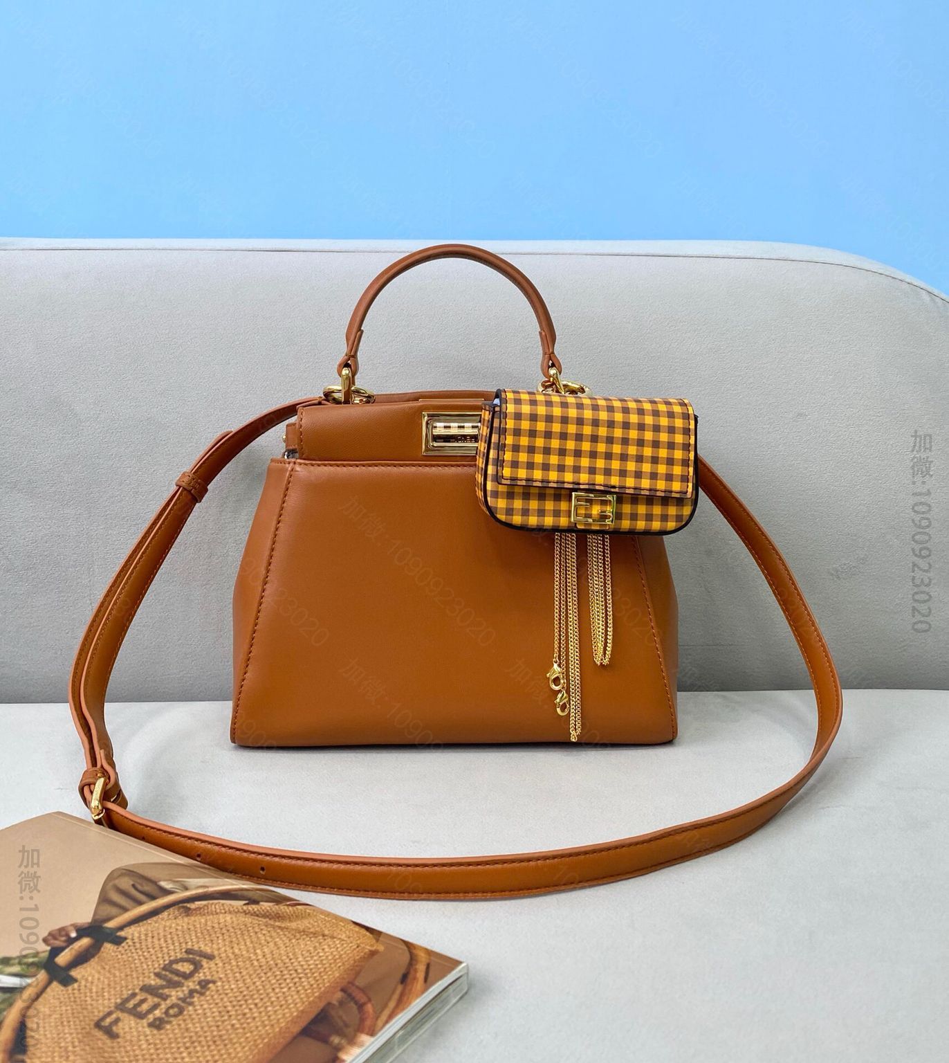 FENDI芬迪软羊皮ICONIC PEEKABOO 手袋8315B