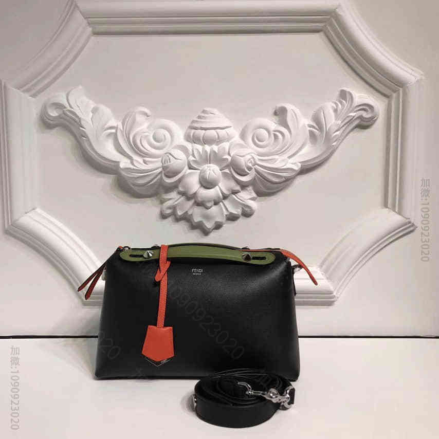芬迪/FENDI 149S柔软小牛皮波士顿手提包