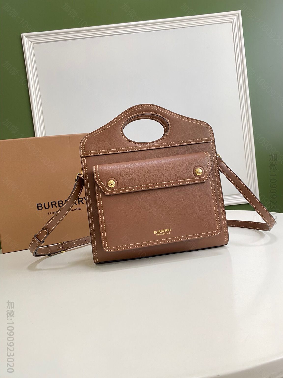 Burberry巴宝莉全皮款托特包