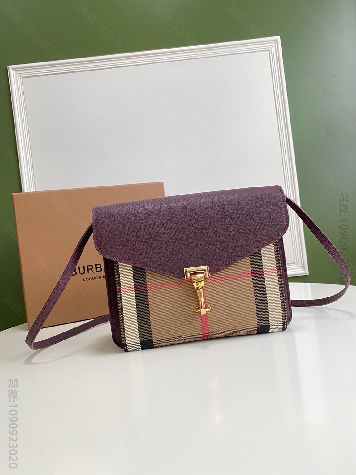 Burberry巴宝莉粒纹皮革拼 house 格纹斜背包8131