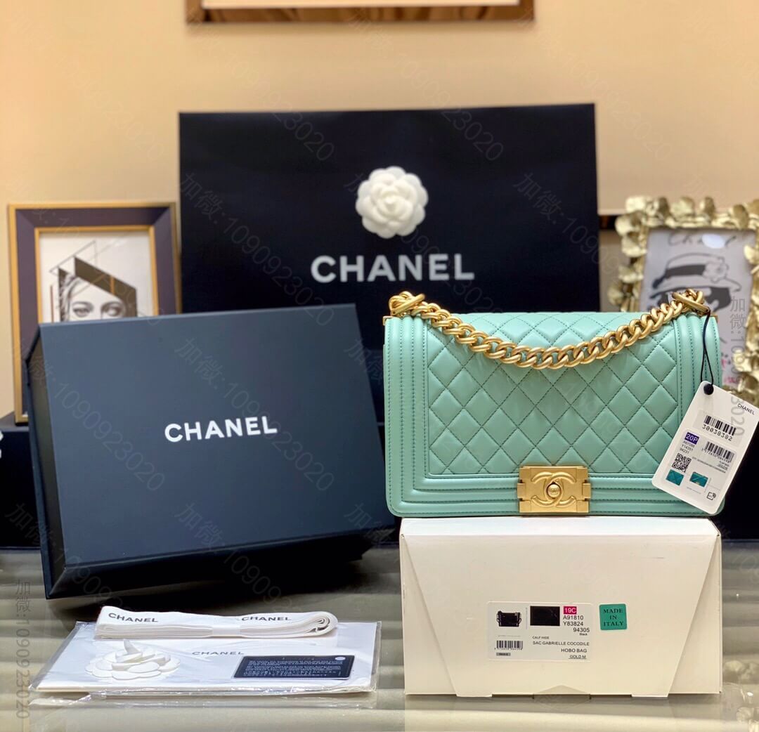 Chanel/香奈儿 Leboy羊皮BOY中号斜挎包 A67086牛油果绿